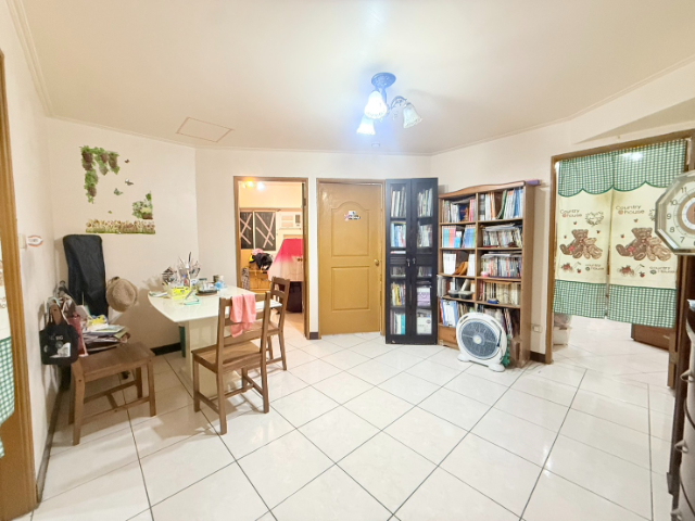 五股買房賣屋新蘆洲大空間電梯五房車,新北市五股區天乙路