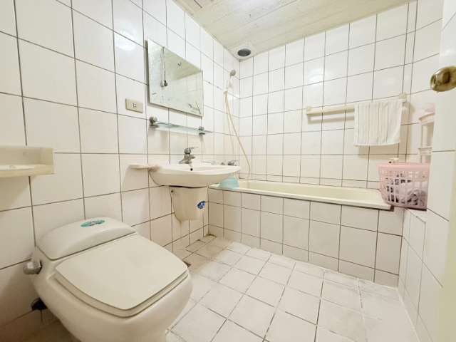 五股買房賣屋新蘆洲大空間電梯五房車,新北市五股區天乙路