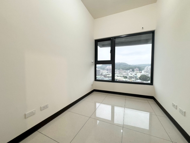 五股買房賣屋伴月灣全新景觀二房車,新北市五股區成洲七路