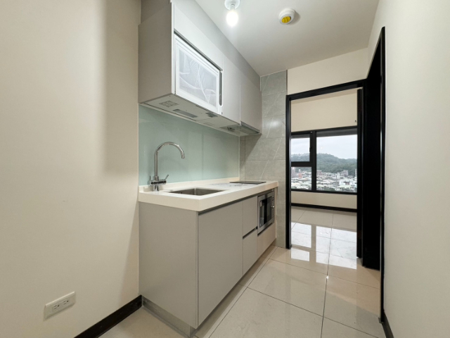 五股買房賣屋伴月灣全新景觀二房車,新北市五股區成洲七路