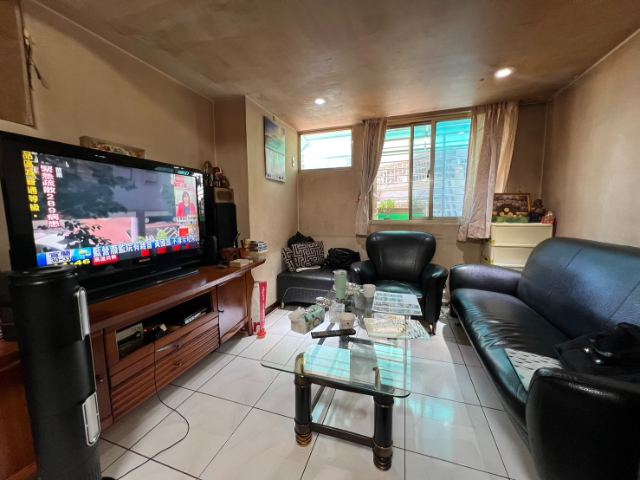 五股買房賣屋低公設稀有釋出三房,新北市五股區成泰路四段