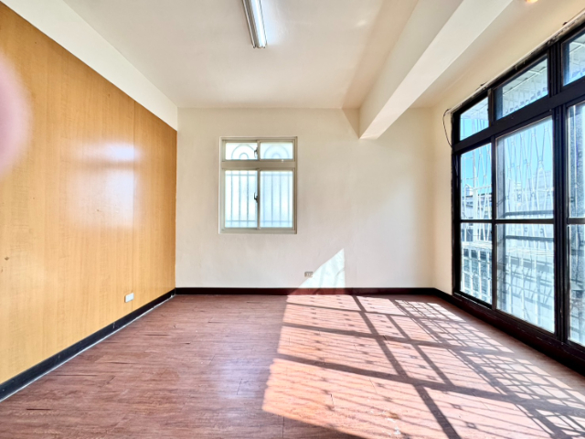 泰山買房賣屋義學旁優質頂佳,新北市泰山區中華街