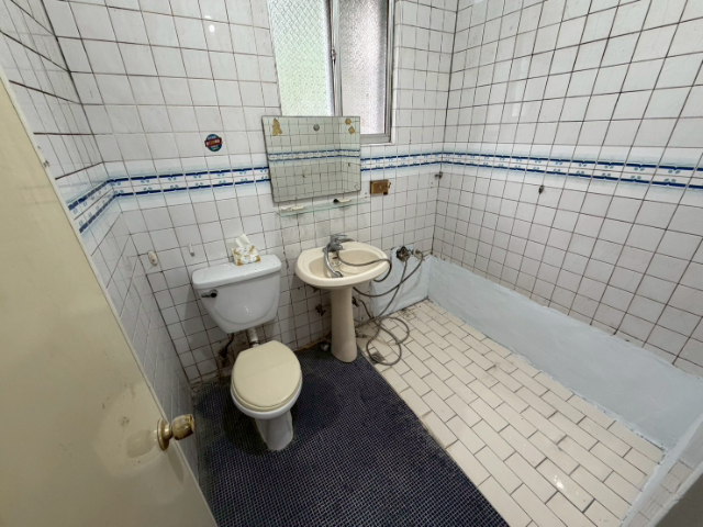 泰山買房賣屋18甲旁低樓層三面採光大三房,新北市泰山區辭修路