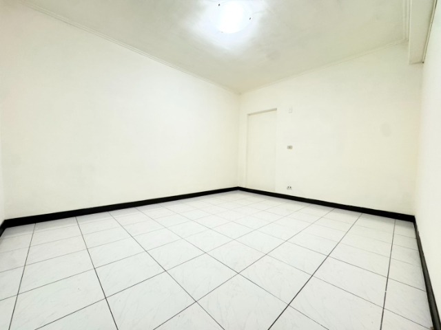 泰山買房賣屋輔大旁低樓層美寓,新北市泰山區明志路三段