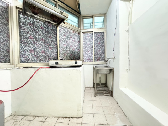 泰山買房賣屋輔大旁低樓層美寓,新北市泰山區明志路三段