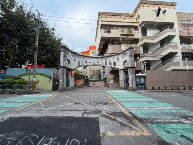 泰山買房賣屋溫仔圳低總價好入手,新北市泰山區中央路