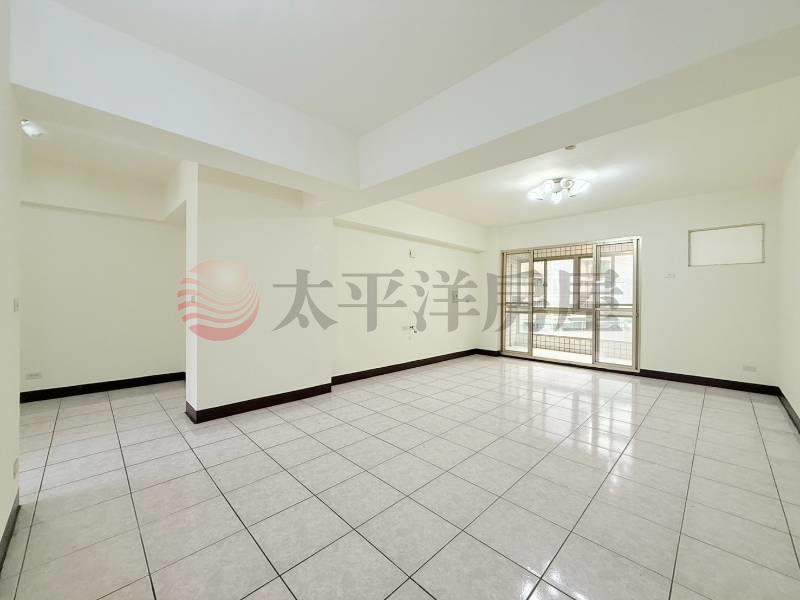 泰山買房賣屋18甲旁學府大戶四房車,新北市泰山區民生路