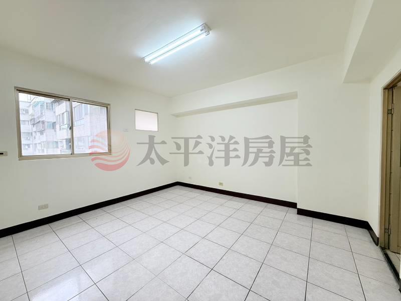 泰山買房賣屋18甲旁學府大戶四房車,新北市泰山區民生路