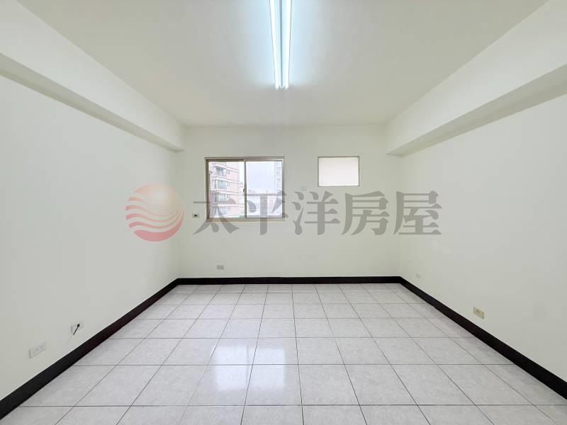 泰山買房賣屋18甲旁學府大戶四房車,新北市泰山區民生路