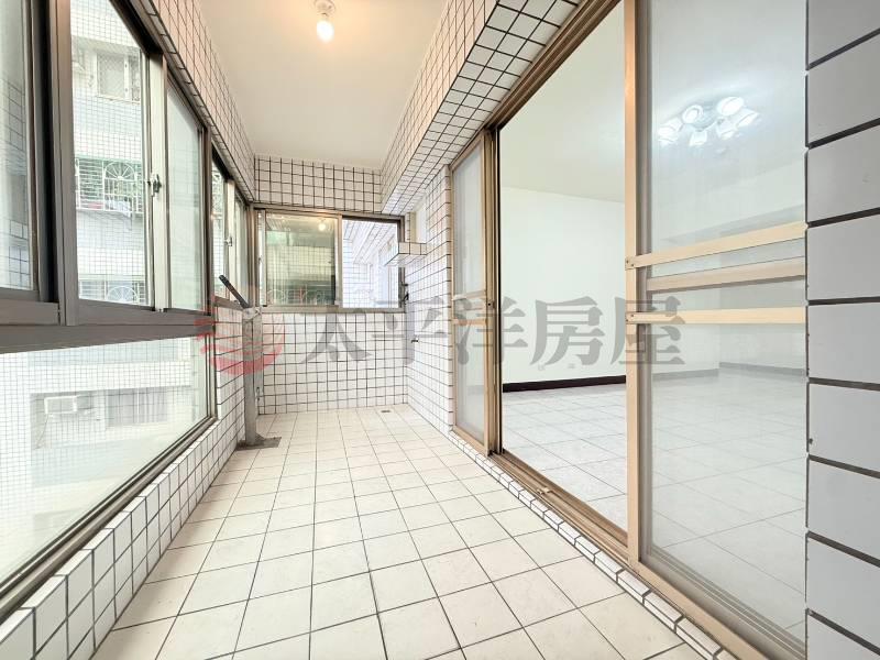 泰山買房賣屋18甲旁學府大戶四房車,新北市泰山區民生路