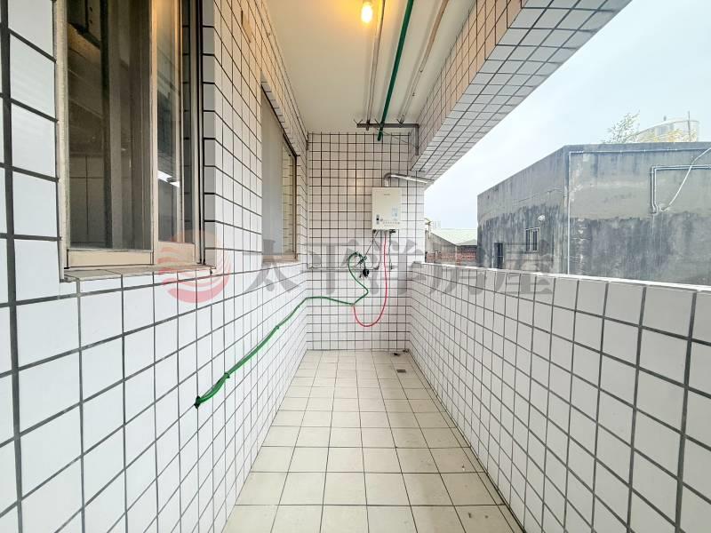 泰山買房賣屋18甲旁學府大戶四房車,新北市泰山區民生路