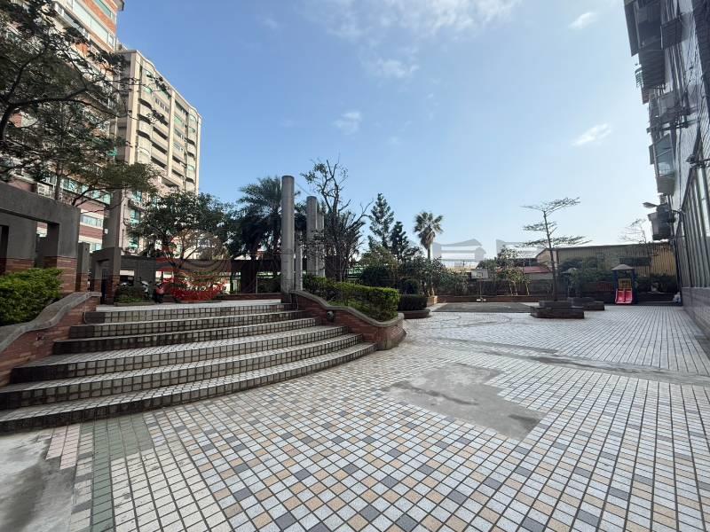 五股買房首購族溫馨景觀屋平車(工業用),新北市五股區成泰路四段