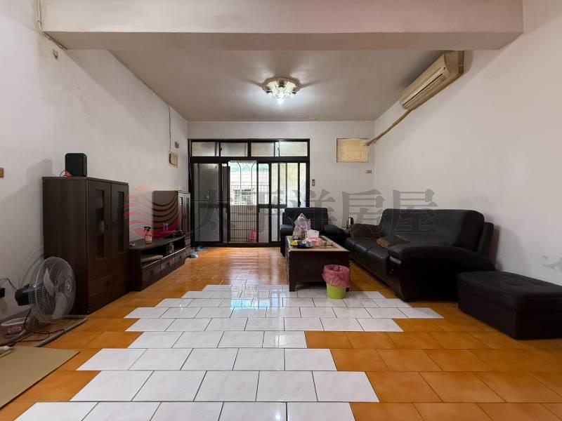 泰山買房賣屋明志國小旁方正三房,新北市泰山區明志路二段