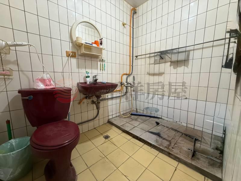 泰山買房賣屋明志國小旁方正三房,新北市泰山區明志路二段