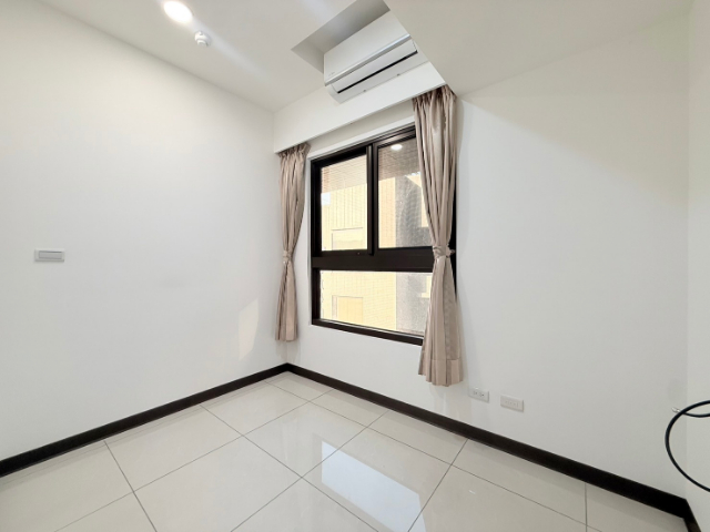 五股買房賣屋天空之邑小資三房車,新北市五股區新五路二段