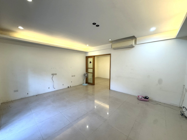 稀有市區貨梯透天廠房(工業用),新北市五股區成泰路二段