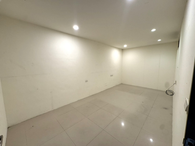 稀有市區貨梯透天廠房(工業用),新北市五股區成泰路二段