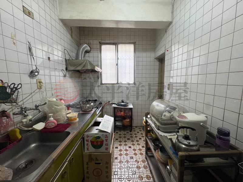 泰山買房賣屋中和環球旁邊間方正頂佳,新北市中和區民享街