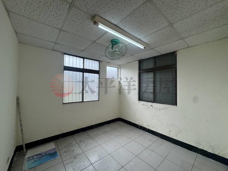 泰山買房賣屋中和環球旁邊間方正頂佳,新北市中和區民享街