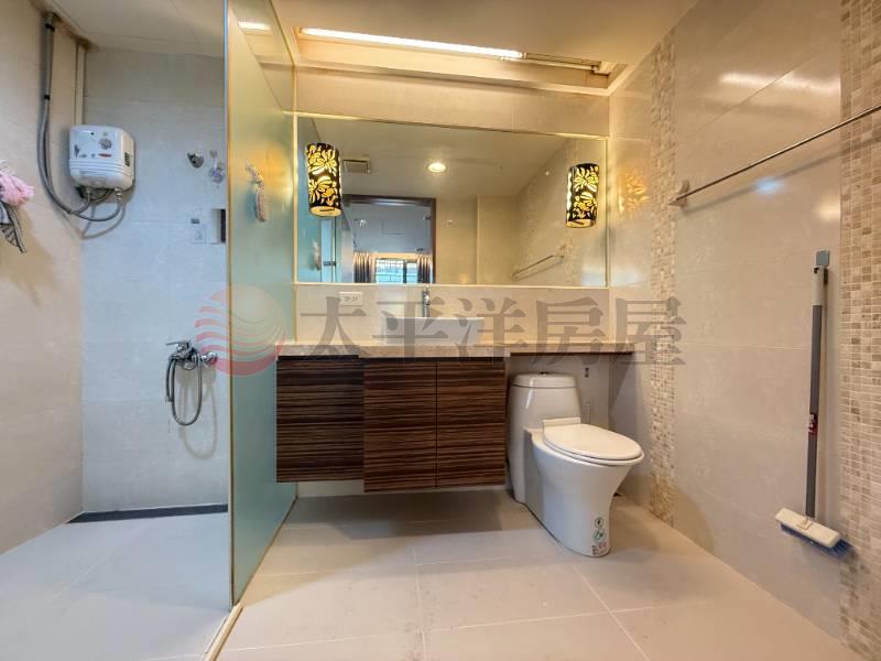 泰山買房賣屋辭修獨梯邊間精美二樓,新北市泰山區辭修路