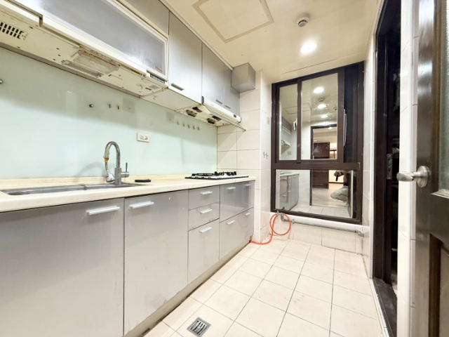 泰山買房賣屋未來塭仔圳邊間可碩四房車,新北市泰山區仁愛路