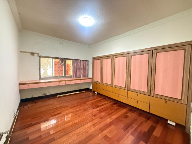 五股買房賣屋星洲挑高溫馨四房車,新北市五股區成泰路一段