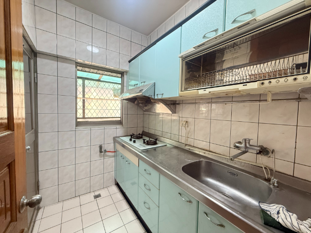 五股買房賣屋星洲挑高溫馨四房車,新北市五股區成泰路一段