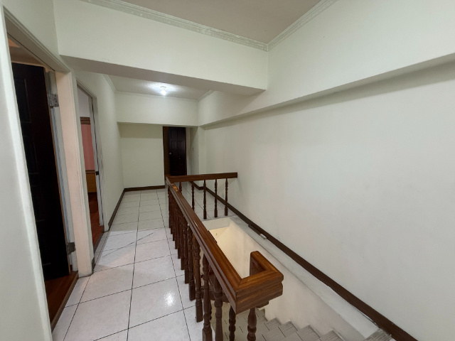 五股買房賣屋星洲挑高溫馨四房車,新北市五股區成泰路一段