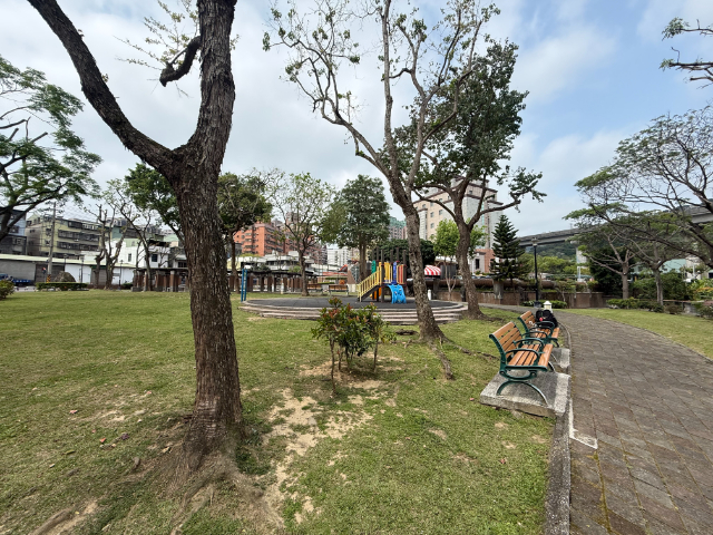 泰山買房A6機捷旁大公寓1F(工業用),新北市泰山區壽山路