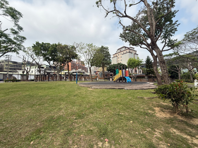 泰山買房A6機捷旁大公寓1F(工業用),新北市泰山區壽山路