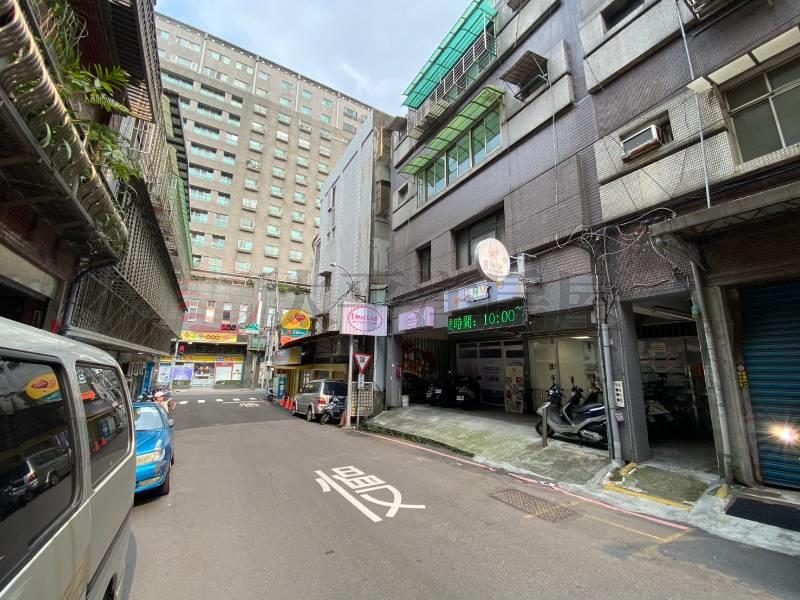 ☀泰山買房賣屋公園學區收租三房,新北市泰山區明志路三段