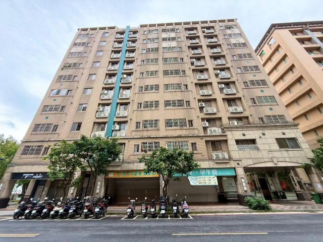 ☀泰山買房賣屋18甲7米面寬金店面,新北市泰山區仁德路