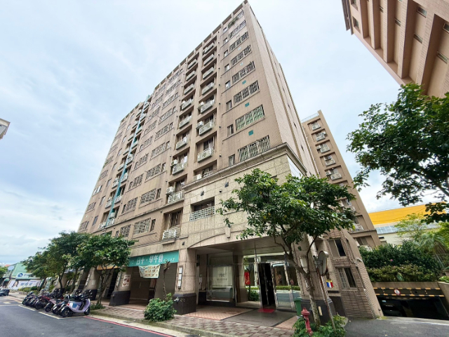 ☀泰山買房賣屋18甲7米面寬金店面,新北市泰山區仁德路