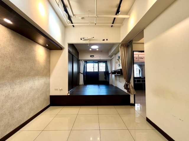 五股買房賣屋SKY1大露臺精裝兩房車,新北市五股區新五路三段