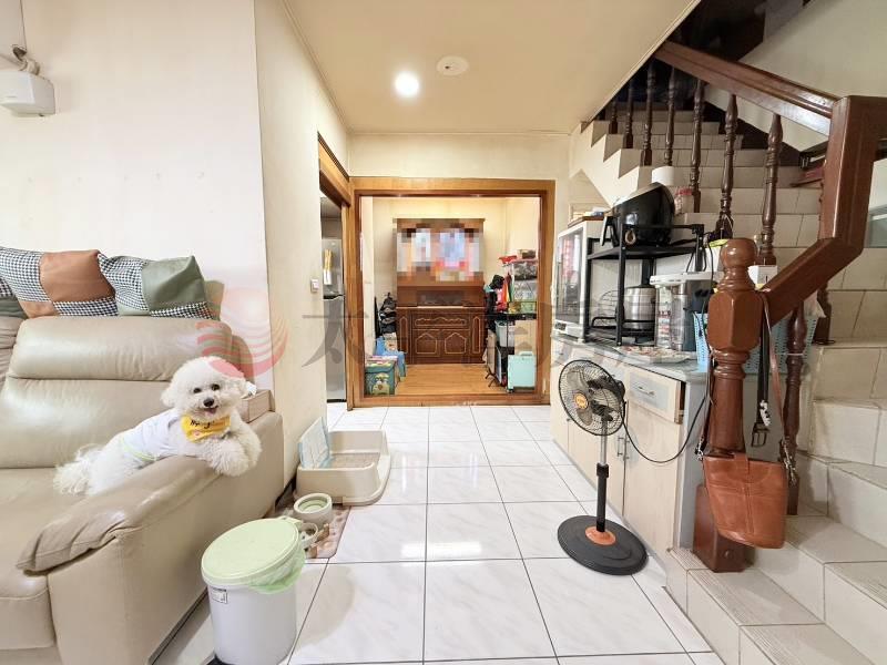 星洲挑高大空間四房大車位,新北市五股區成泰路一段