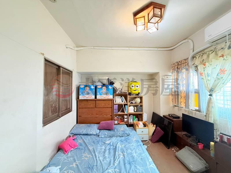 星洲挑高大空間四房大車位,新北市五股區成泰路一段