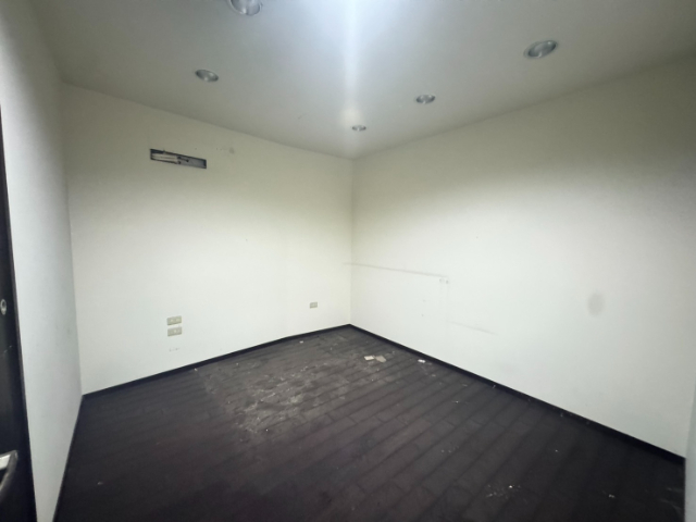 泰山買房賣屋麥當勞旁稀有透天金店面,新北市泰山區泰林路二段