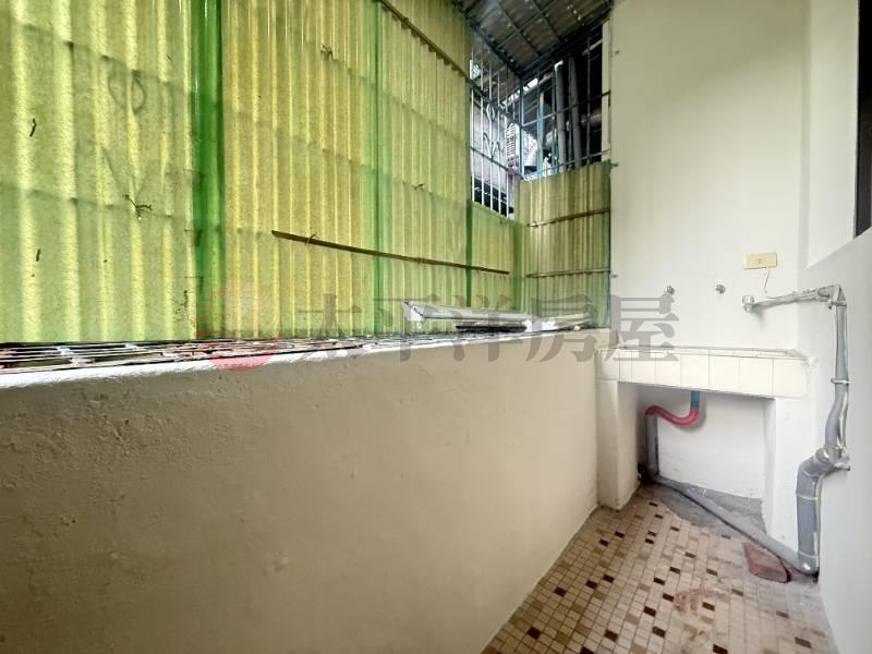 泰山買房賣屋漢口邊間方正前後陽台,新北市泰山區漢口街