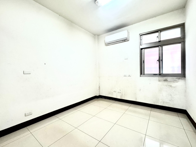 泰山買房賣屋溫馨家園四房天然瓦斯二樓公寓,新北市泰山區明志路二段