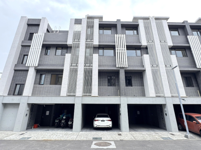 泰山買房賣屋青鳥之森全新電透,新北市三峽區橫溪路