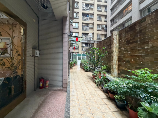 泰山買房賣屋18甲23%低公設一品4房車,新北市泰山區仁愛路