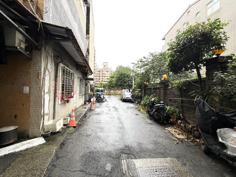 泰山買房賣屋活巷面寬邊間好停車壹樓,新北市五股區西雲路