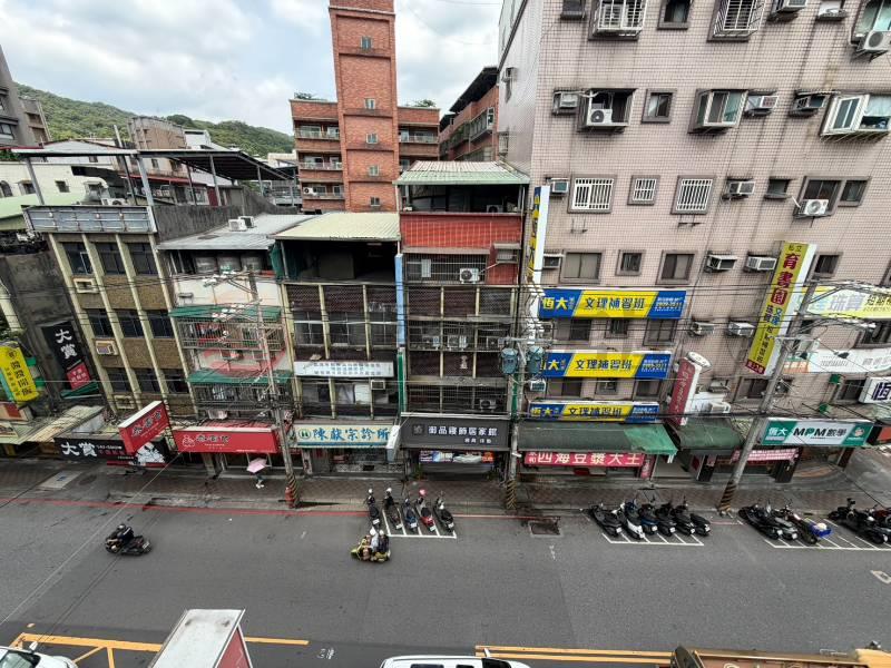 18旁大空間鼎佳佳公寓,新北市泰山區明志路二段