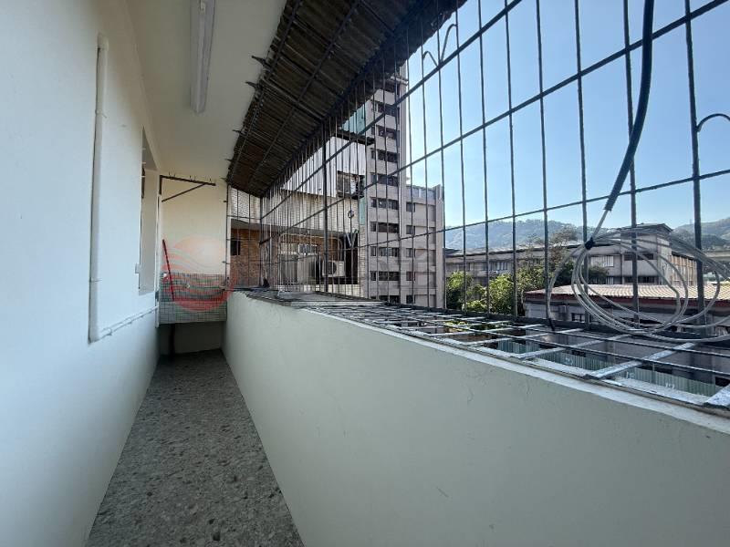 雙學區邊間前後陽台三房,新北市泰山區泰林路二段