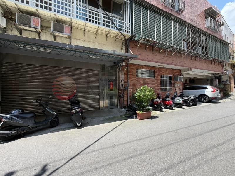 近交流道稀有透天廠(工業用),新北市泰山區明志路一段