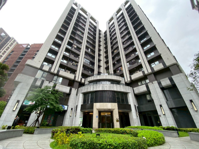 五股買房賣屋邊間溫馨雙衛大2房車,新北市五股區芳洲二路