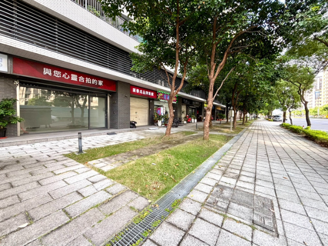 五股買房賣屋春城韻大面寬金店面,新北市五股區新五路二段