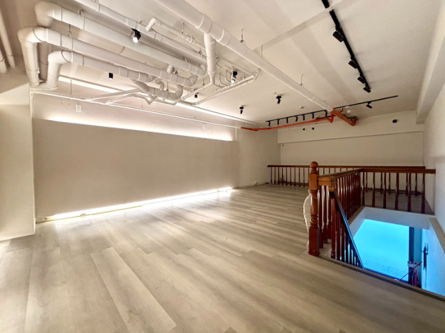 五股買房賣屋春城韻大面寬金店面,新北市五股區新五路二段