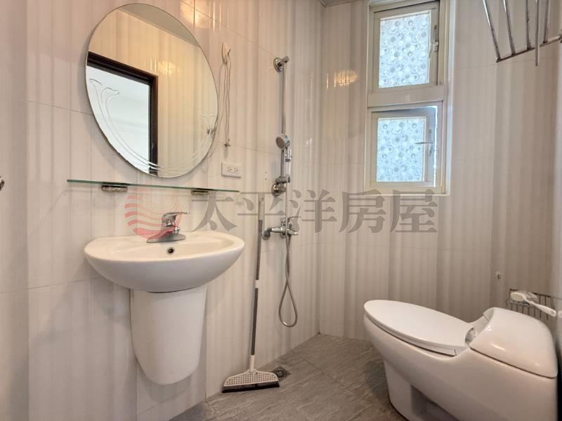 五股買房賣屋新屋齡電梯2+1房美居,新北市五股區自強路