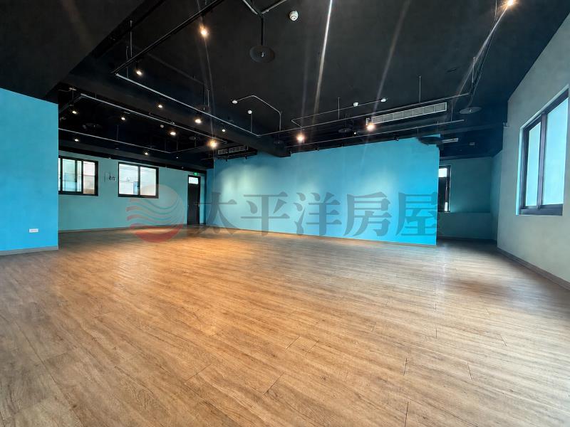 九陽稀有百坪企業總部雙車位,新北市泰山區明志路三段